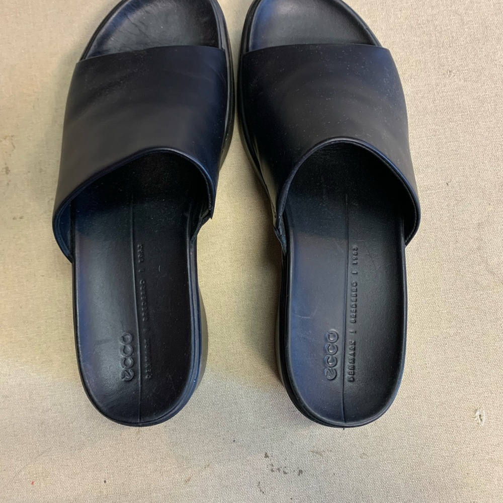 ECCO women’s Black Slide Sandals